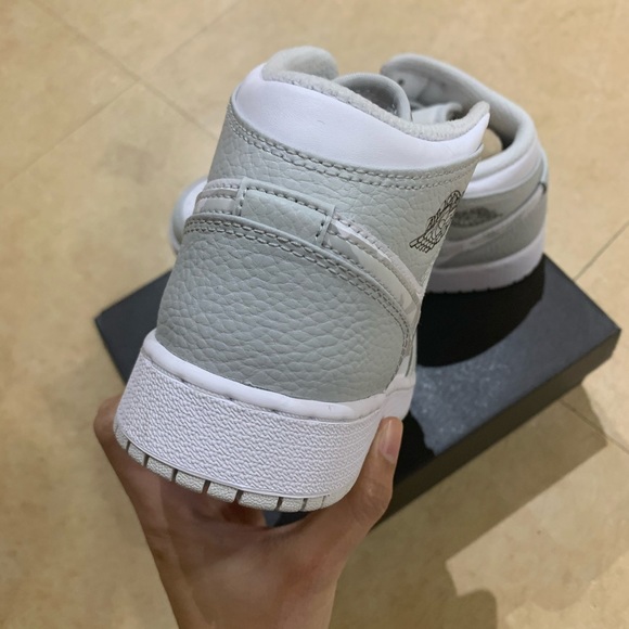 Air Jordan 1 mid Dust Grey GS - Picture 4 of 7